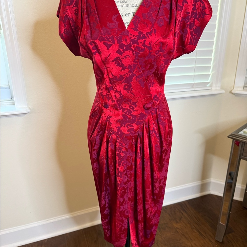 Chic Red Floral Midi Dress